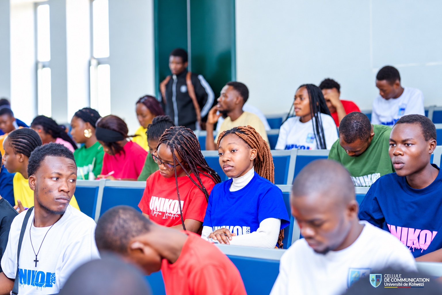 Étudiants dans un amphithéâtre de l’UNIKOL
