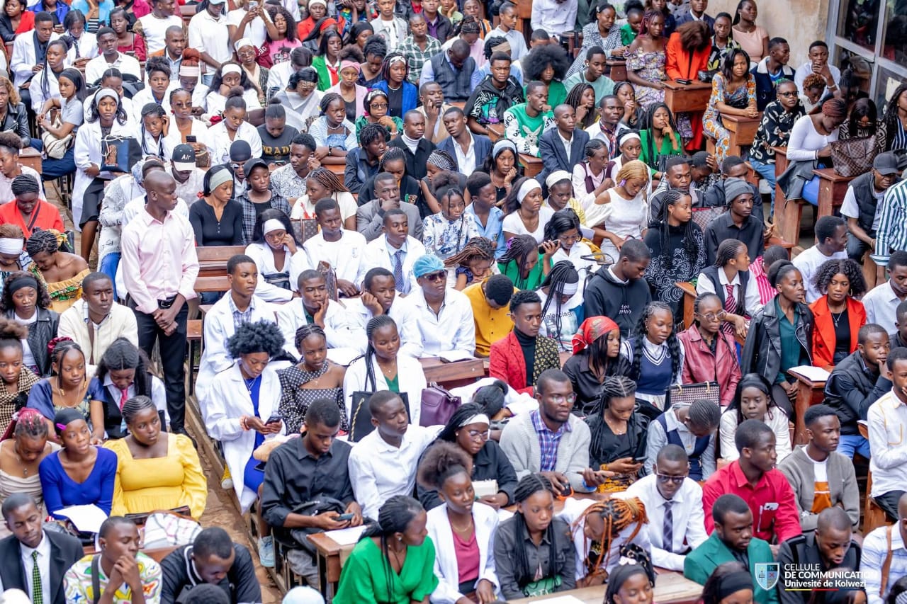 Etudiants réunis dans un amphithéâtre de l’Université de Kolwezi